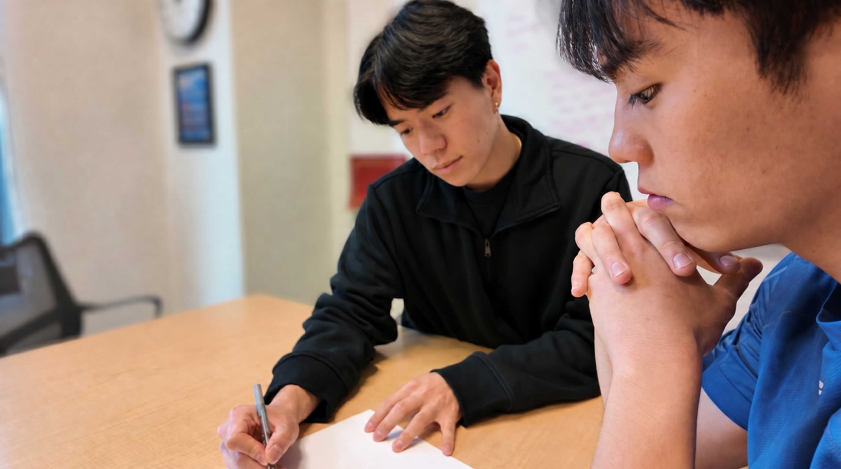 Trainer closing consultation with client